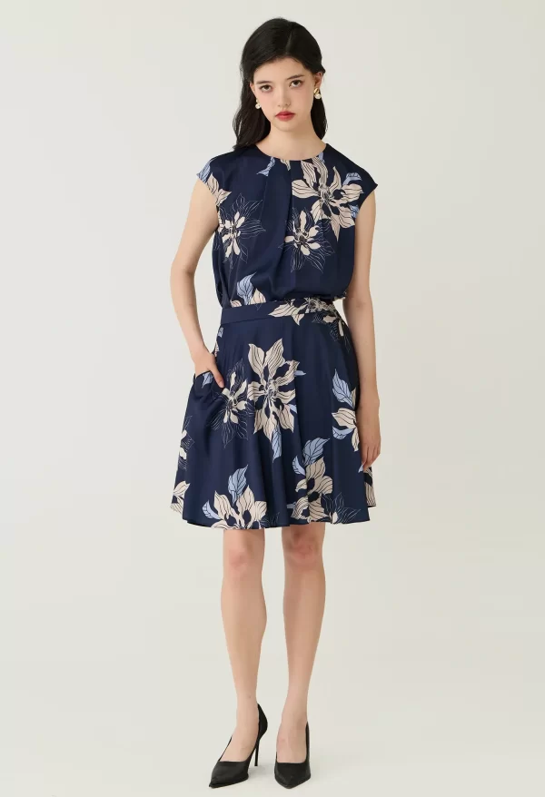 Navy Floral Printed Layered Pleat Blouse - Image 4