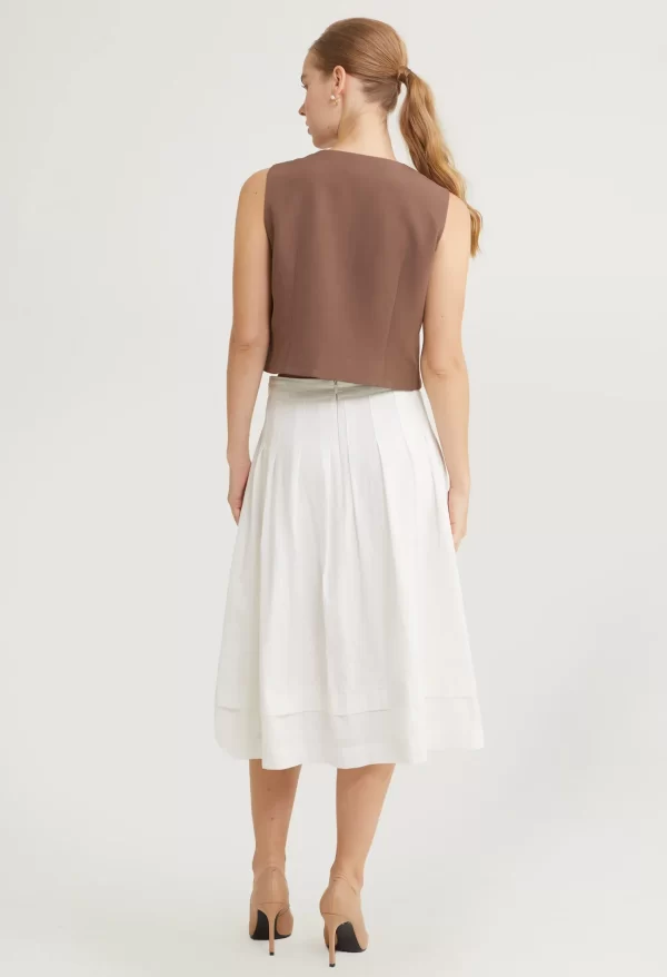 Sculpted Charm Sleeveless Top - Image 5