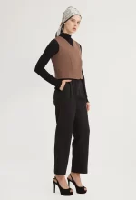 Sculpted Charm Sleeveless Top - Image 3