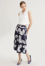 Sculpted Charm Sleeveless Top - Image 6